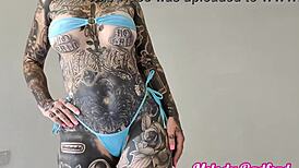 Melody Radford provar genomskinlig mikro bikini i gym haul