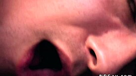 Compañeros de trabajo gays hacen rimming y follar anal en oficina