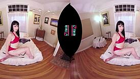 siouxsie q jerks off with dildo