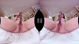 siouxsie q jerks off with dildo