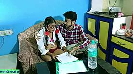 इंडियन टीन 18+ स्टूडेंट टीचर को पासिंग मार्क्स के लिए बांग्स करती है! वाह!