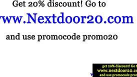אוהב לראות את הגוף הספורטאי מזיין תחת בשלישייה