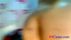 Milf amateur feels intense pleasure masturbating on webcam