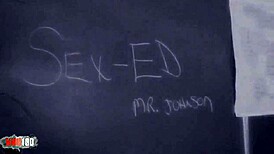 수업시간에 그에게 섹스 허락하면 최고 점수 받을 거야