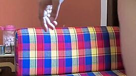 Verdorie, Puja boort zichzelf met komkommer in wilde sessie!