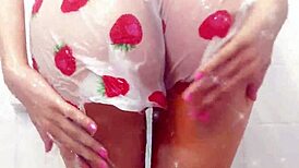 Fingering Wet Pussy And Teasing Big Ass