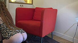 Guru Yoga dengan kontol besar dapat handjob perlahan santai dalam POV wanita. Klip telefon peribadi memerah setiap titis precum.