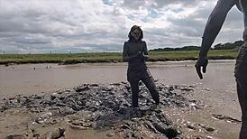 I messed up behind scenes with naked milf fucking