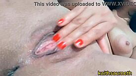 distruggendo la mia piccola figa cremosa e stretta con masturbazione lattea, studentessa latina squirta!