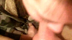 هاوي ميلف يتقن بلع عميق في مشهد هندي منزلي