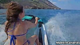 Balade jet-ski vire à l'anal en plein air et squirting déjanté