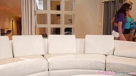 Pussylicking Sapphic Lesbian Masseuse Gets Dirty During Massage