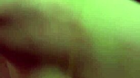 ציצים טבעיים ברונטית סייד מר מתגרה בחוץ באיטיות