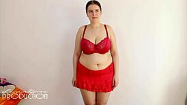 trying on new bras with natural curves