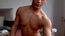 I’m obsessed with this dream muscle girl on cam!