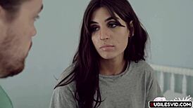 Dana Wolf předstírá nemoc pro nějakou akci