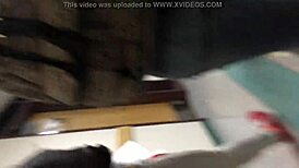 Cameră ascunsă prinde moment voyeur cu fundul în public