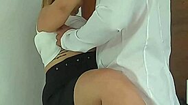 secretaria dar em cima do medico