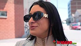 نيليا إسترادا الهواة تغوص في ثلاثي عرقي مجنون أول مرة