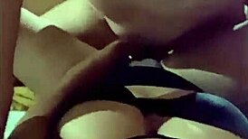 Me cojo a monica rapidin en lo que llegaba mi otro amigo para hacerle un trio esta hotwife miren como le saca crema esta verga mia