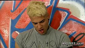 Cowok twink muda ngentot bareback panas!