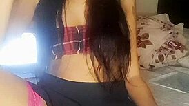 Bia Hot Student Shows Pussy Without Panties!