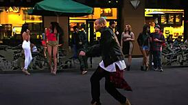 I was comendo umas novinhas and it was so good, but I messed up the spelling or something