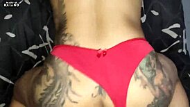 Vruća curica liže sise i dupe pre jahanja velikog crnog kurca posle teretane