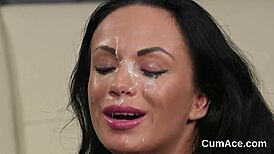 Leikkisä keskiössä nielee jokaisen tipan kuminasta naamaan