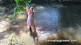 British milf fingering outdoors in the wild