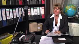 Kleine Suesse Maus Fickt Für Schulden - Lena Nitro Rocks Hardcore!