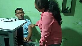 Una mamada por un aumento en el sueldo