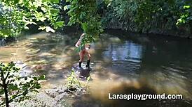 British milf fingering outdoors in the wild