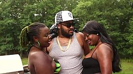 Lisa Rivera And Poizon Ivy Share A Suggestive Moment With Cali Kastro