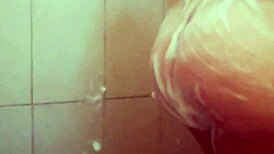 Kamera Tersembunyi Tangkap Isteri Onani Kuat Di Atas Katil