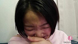 博多弁の小柄可愛い女の子が蒸し暑い後ろからシーン