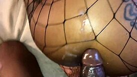 Mokré lesbičky závislé na dildách ich používajú divoko