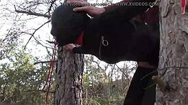 Yo, onu açık havada külotlu çorap ve botlarla bağlayıp sert siktim! 😈