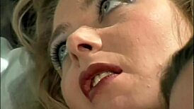 hey üvey anne yüzüne sıcak döllere doyamıyor