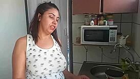 Sarah rosa cooks sexy farofa while showing big tits