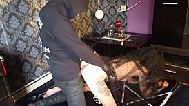 فتاة عبدة شيطانية تُمارس سكس قوي للوكيفر من قبل دوم مقنع في بي دي إس إم