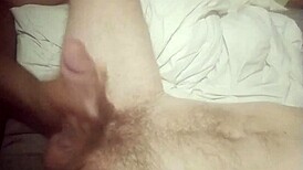 Se Corre En Mi Pie Pajeandole Mientras Le Piso Los Huevos