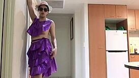 美人人妻トラ人妻が妖艶に脱ぎまくり！