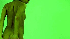 ラリサ・ドリナの柔軟ストレッチとアクロバットでエロく魅せる