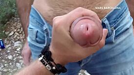 صياد القذف يسيطر على ثلاثي جامح مع عمل عملاق