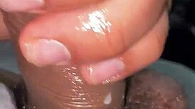 Je branle ma grosse bite monstrueuse