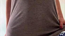 Kiihkeä 18+ nuori hieroo pilluaan itse - Maiskii