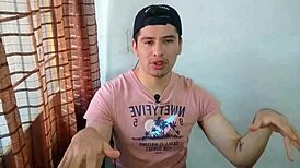 voy con el carpintero hetero y termina empotrandome su vergota de23cm en mi culito rico