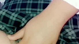 طالبة مكسيكية تتنيك من صديقة الخادمة الصامتة