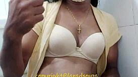インドの女装子ララ・ドゥーサの蒸し暑いセクシー動画